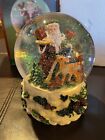 Christmas Fantasy LTD Santa Clause Is Coming To Town Musical Snow Globe In Box