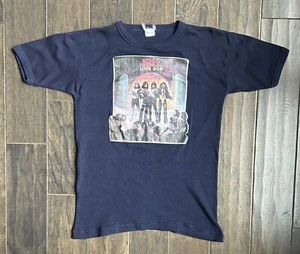 Vintage Kiss Love Gun T-shirt Sz L 70s 80s Concert Tour Band Tee - Picture 1 of 6