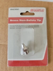 Fastenal DynaFlo® Brass Non-Safety type air blow gun tip 1/8" nps 0424961 - Picture 1 of 5