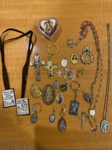 Lot Of CATH Medals🙏 Crucifix Rosaries🙏KEYCHAINS🙏SCAPULAR 🙏 - Picture 1 of 9