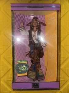 Barbie Peace & Love 70’s Edición Coleccionista NRFB CON CERTIFICADO DE AUTENTICIDAD Serie Last In Decades - Imagen 1 de 3