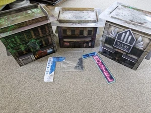 Batman Miniatures Game Buildings - Picture 1 of 5