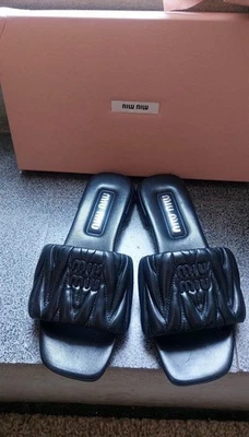 sandalias miu miu Foto 1 de 4