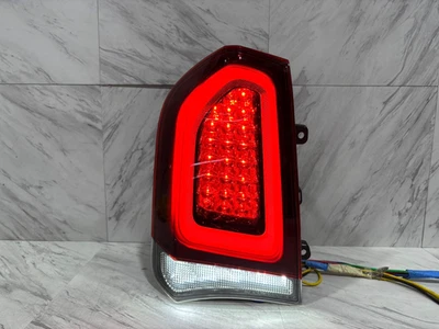 2015-2023 CHRYSLER 300 LUZ TRASERA EXTERIOR OEM LADO DEL CONDUCTOR IZQUIERDO LÁMPARA LED 68225359AC Foto 1 de 4