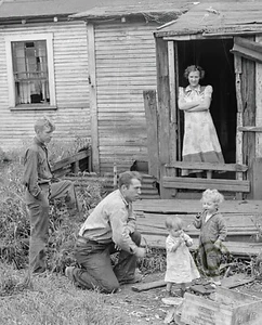 Un minatore di carbone e la sua famiglia West Virginia © 1938 ristampa dalla sua scansione 8X11 pollici - Foto 1 di 1