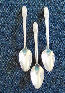 3 Vintage 1847 Rogers Bros IS 1937 First Love Pattern 6 1/4" Teaspoons - Picture 1 of 4