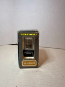 VTG Honeywell Auto/Strobonar 110 Shoe Mount Electronic Flash Black for Cameras - Picture 1 of 3
