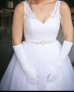 White Deb Dress Size 8-12 - Picture 1 of 3
