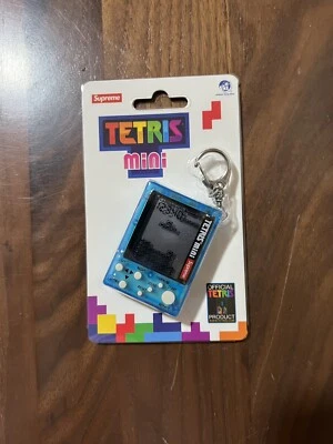 SUPREME/TETRIS MINI LCD Azul Recargable Portátil Dispositivo de Juego y Llavero Foto 1 de 3