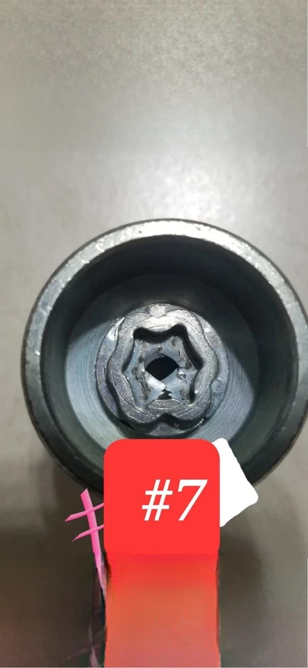 OEM DODGE CARGADOR-CHALLENGER-RAM1500 LLAVE DE BLOQUEO DE RUEDA (ver descripción del artículo) Foto 1 de 1