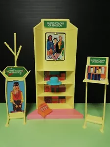 Barbie mattel United colors of Benetton boutique 1990 Vintage raro accessori - Foto 1 di 4