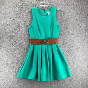 Abito AGACI verde con cintura aderente e svasato taglia M corto senza maniche mini carino - Foto 1 di 18