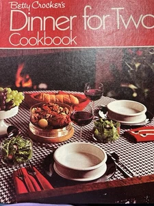 Vintage 1974 Betty Crocker's Dinner For Two Spiral Hardcover 5th Printing - Imagen 1 de 1
