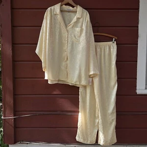 Vintage NWT 70s Christian Dior Satin Pajama Set Yellow Monogrammed D Light Sz L - Picture 1 of 11