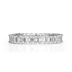 Banda de eternidad de diamantes talla esmeralda de 2,70 quilates en platino - Imagen 1 de 3
