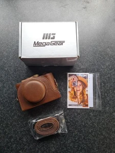 MegaGear Ever Ready Leather Camera Case with Strap for Sony Cyber-Shot DSC-WX500 - Picture 1 of 11