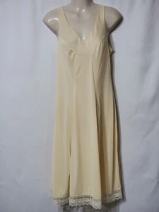 VINTAGE FORMFIT ROGERS FULL SLIP NIGHTGOWN DAINTY LACE HEM SIZE 36 AVG 14-16 USA - Picture 1 of 6