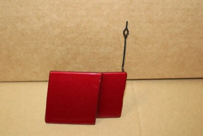 Cadillac Escalade 2015-2020 parachoques trasero gancho de remolque tapa de ojo cubierta roja 22960926 Foto 1 de 2