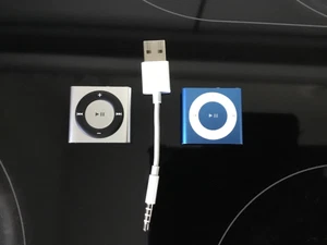 Apple iPod shuffle 4. Generation Blau (2GB) (aktuellstes Modell) - Bild 1 von 2