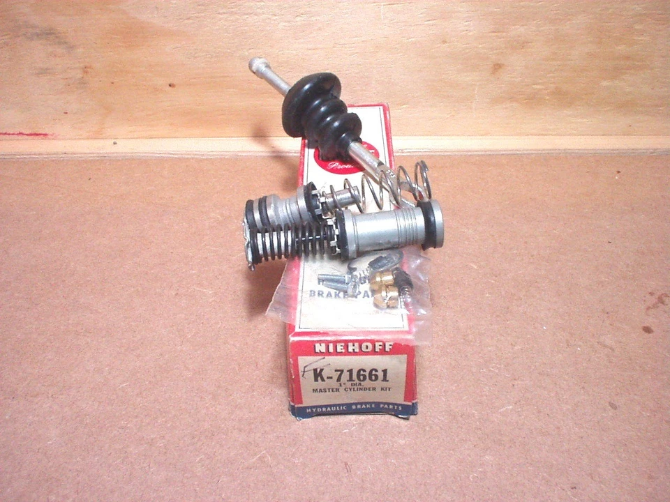 Ford Mustang Mercury Cougar Master Cyl 1971 1972 1973 kit de reconstrucción K-71661 ¡Nuevo de Lote Antiguo! Foto 1 de 1