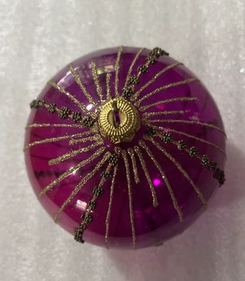 Adorno de bola de vidrio jumbo magenta rosa caliente vintage rayas doradas y cuentas florales Foto 1 de 4