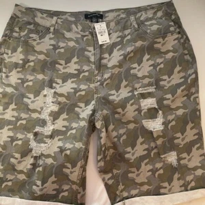 Shorts 32 Denim Camouflage Bermuda abgenutzt zerrissen Übergröße Ashley Stewart neu mit Etikett - Bild 1 von 5