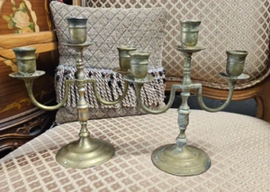 Matching pair vintage solid brass CANDELABRA Triple 3 Candle stick holder - Foto 1 di 9
