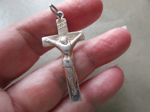 ANTIQUE VINTAGE OLD GOLD TONE METAL HONG KONG INRI CROSS CRUCIFIX CHARM PENDANT - Picture 1 of 3