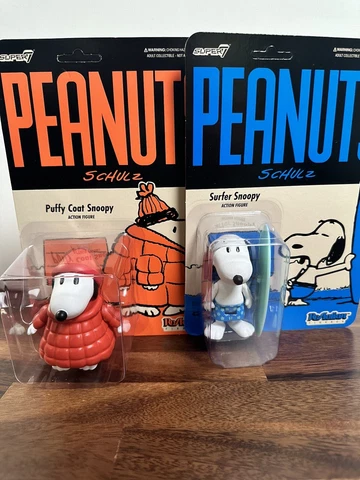 PEANUTS PUFFYCOAT & SURFER SNOOPY 2 PIECE SET REACTION FIGURE SUPER7 BRAND NEW Cover