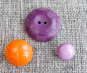Lot of Vintage Colt Mfg. Buttons Purple Orange #509-W - Picture 1 of 4