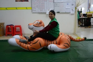 Can Withstand 300 Pounds of Body Weight Inflatable Tiger Size 6.56ft Long - Picture 1 of 6