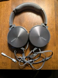 Sony MDR-XB950 Over-Ear Kopfhörer grau kabelgebunden mit iPhone Adapter - Bild 1 von 7