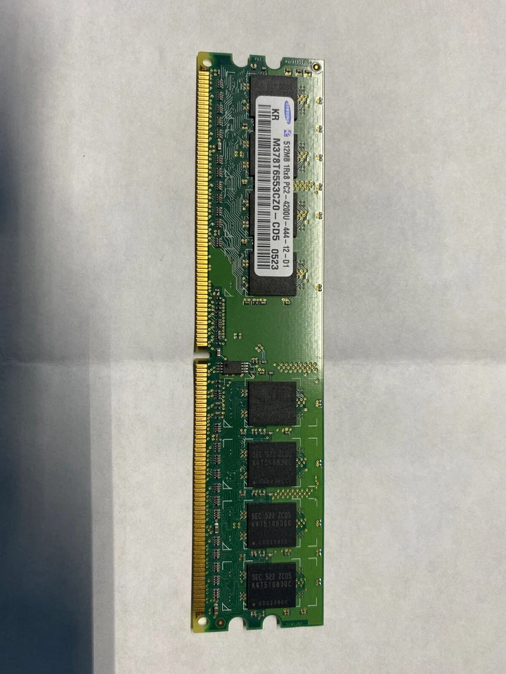Samsung 512MB 1RX8 PC2-4200U-444-12-D3 M378T6553cz0 -cd5  Foto 1 de 1