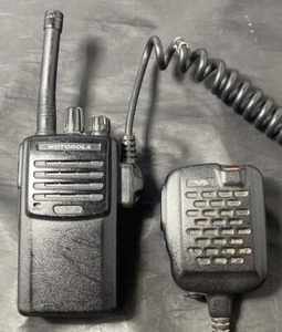 (Untested) Motorola Vertex Standard VX-261-G7-5 Two Way Radio, MH-45, 16Ch, 7.4V - Picture 1 of 11