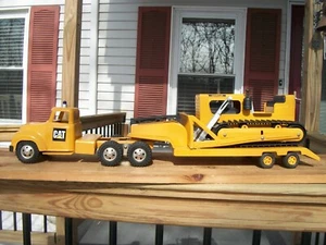 Custom Tonka Caterpillar Lowboy mit Planierraupe - Bild 1 von 12
