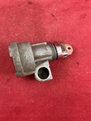 Carcasa de interruptor de encendido para camioneta Chevy/GMC 1955-1959 con llave Foto 1 de 4