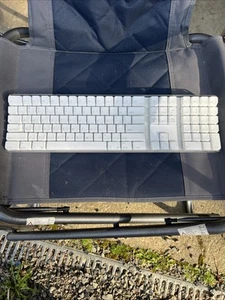 OEM Apple A1016 Wireless Bluetooth Mechanical Keyboard White w Number Pad TESTED - Picture 1 of 12