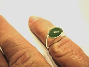 ANILLO SELLO PINKIE MODERNISTA RETRO PLATA ESTERLINA PIEDRA CABUJÓN VERDE CLARO L - Imagen 1 de 2