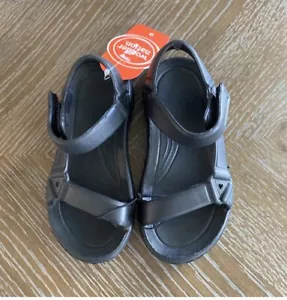 Kleinkind Jungen Wonder Nation schwarz Strandschuhe Sandalen Slipper mit Riemen Größe 9 - Bild 1 von 6
