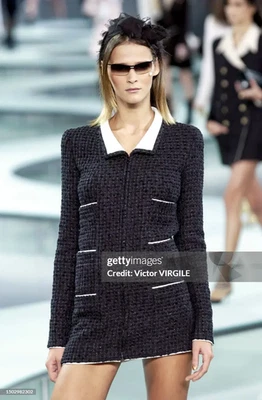 CHANEL 02P BLACK  TWEED CC LOGO BUTTON BLAZER JACKET FR44 US12 - Image 1 of 4