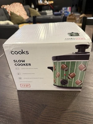Olla de cocción lenta pequeña de fútbol Cooks Foto 1 de 3