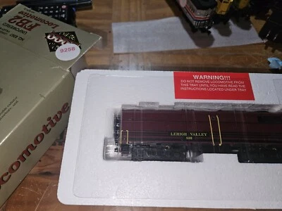 LEHIGH VALLEY B UNIT NON POWERED, LIFE-LIKE PROTO 2000, NEW, HO GUAGE - Image 1 of 4