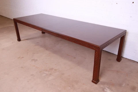 Henredon Georgian Carved Mahogany Extension Dining Table Cover