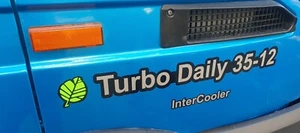 ADESIVI SCRITTA TURBO DAILY 35.12 INTERCOOLER REPLICA COMPATIBILE  (COPPIA) - Imagen 1 de 1