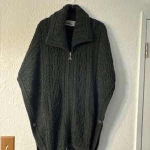 Aran Crafts 100% Merino Wool Shawl Cardigan Sweater Cableknit Green Poncho M/L - Picture 1 of 15