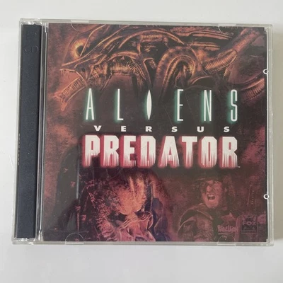 Aliens Versus Predator PC Game CD-ROM 2000 2-Disc Set Complete Manual Sci-Fi - Image 1 of 3