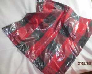 Pottery Barn Buffalo Check 24" Pillow Cover Black/Red Winter Holiday Cabin NIP - Picture 1 of 3