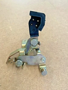 1997-2001 HONDA CRV CR-V LIFTGATE LOCK STOPPER GATE HANDLE OEM - Picture 1 of 9