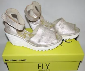 Fly London YAKE scarpe sandalo zeppa pelle bianco perla donna taglia 37 taglia US 7 - Foto 1 di 10