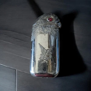 Briquet tête d'aigle rouge butane ton argent - Eagle With Red Eyes - Picture 1 of 5